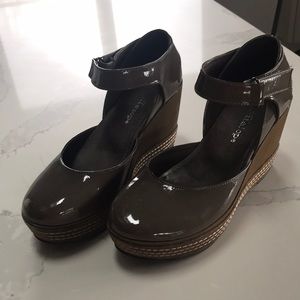 Antelope grey shoes